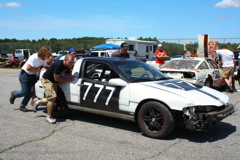 Illustration for article titled The 24 Hours Of LeMons New England 2009 Über Gallery, Part 4